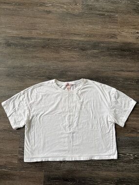 Victoria's Secret cropped White Crewneck Tee - Short Sleeve